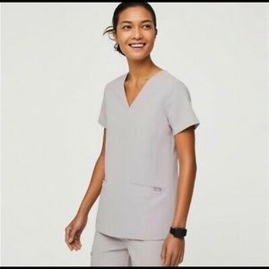 Figs SLATE Casma 3 Pocket Scrub Top- size M